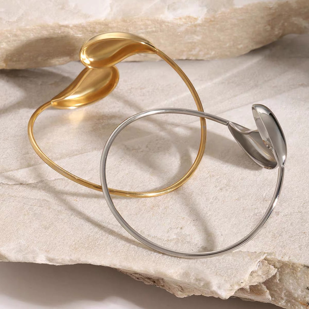 Elegant Sculptural Teardrop Bracelet