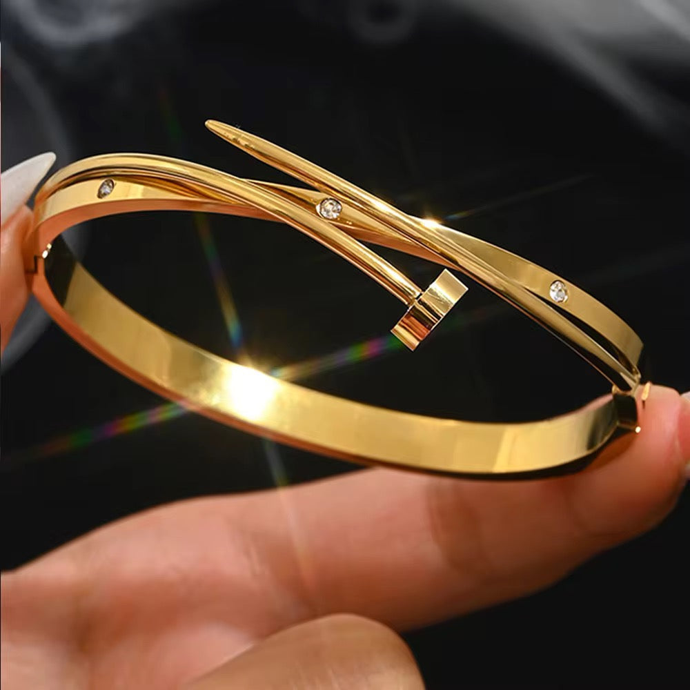 Radiant Curve Cuff – 18K Gold-plated Bangle