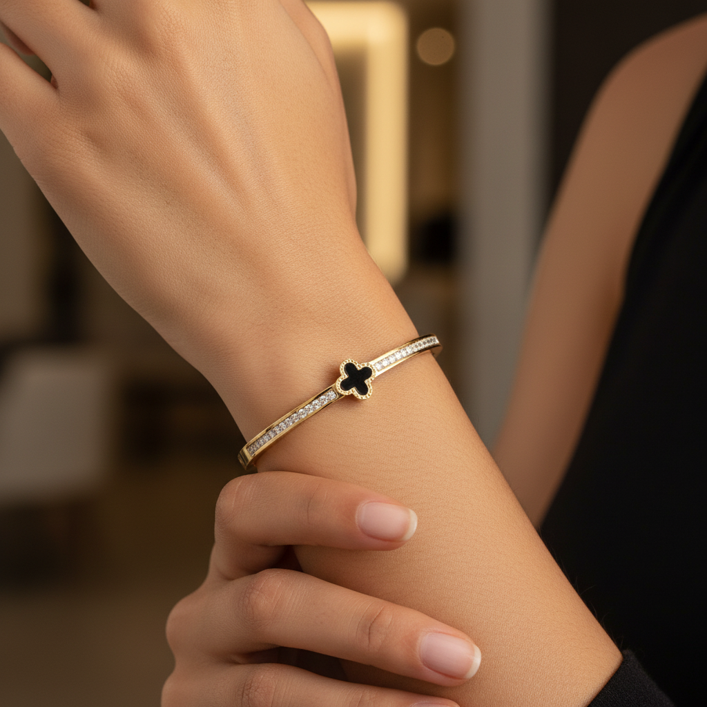 Luxe Clover Bangle