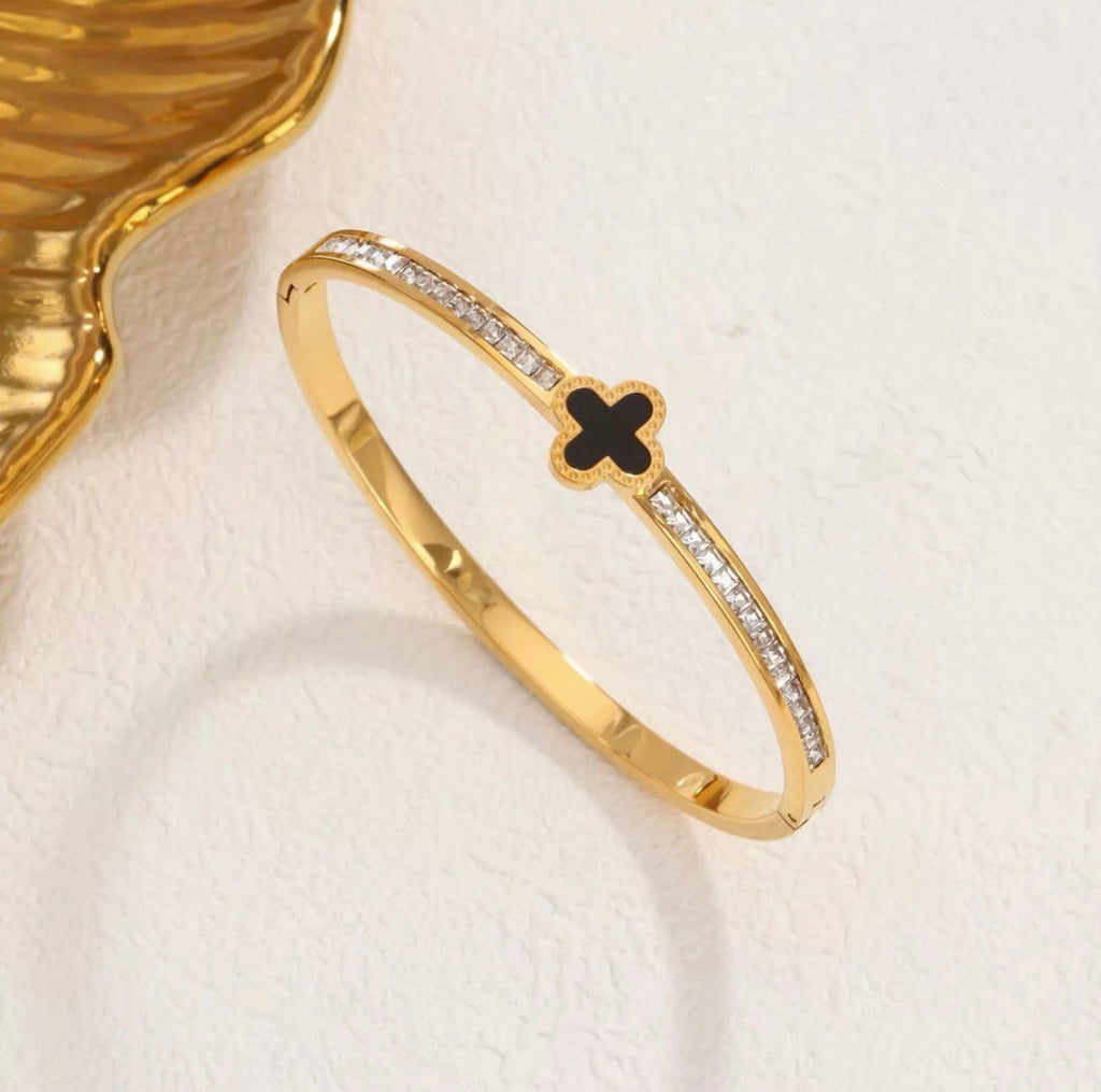 Luxe Clover Bangle
