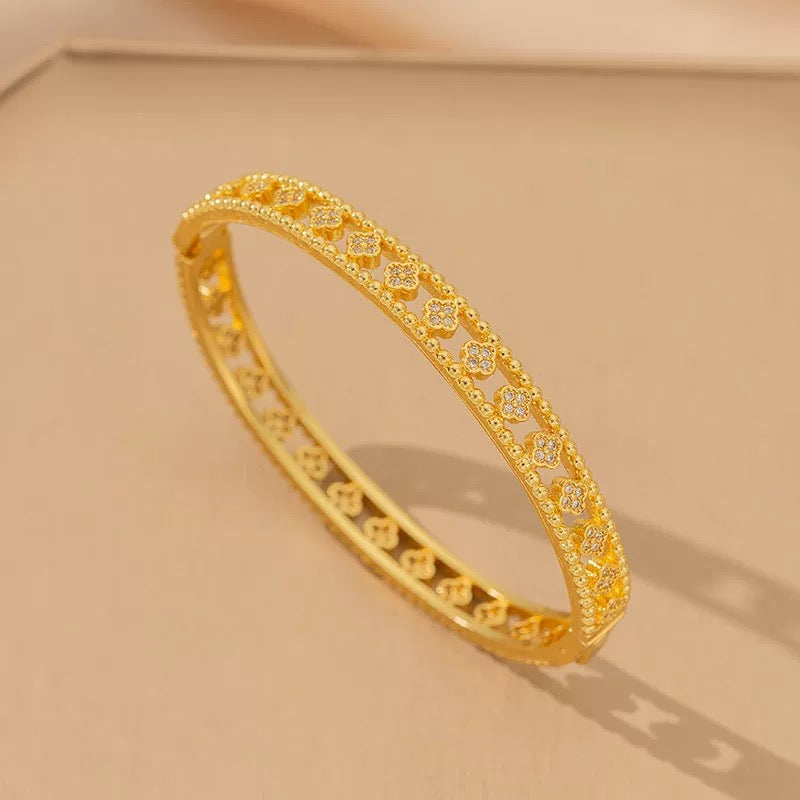 Quatrefoil Luxe Collection