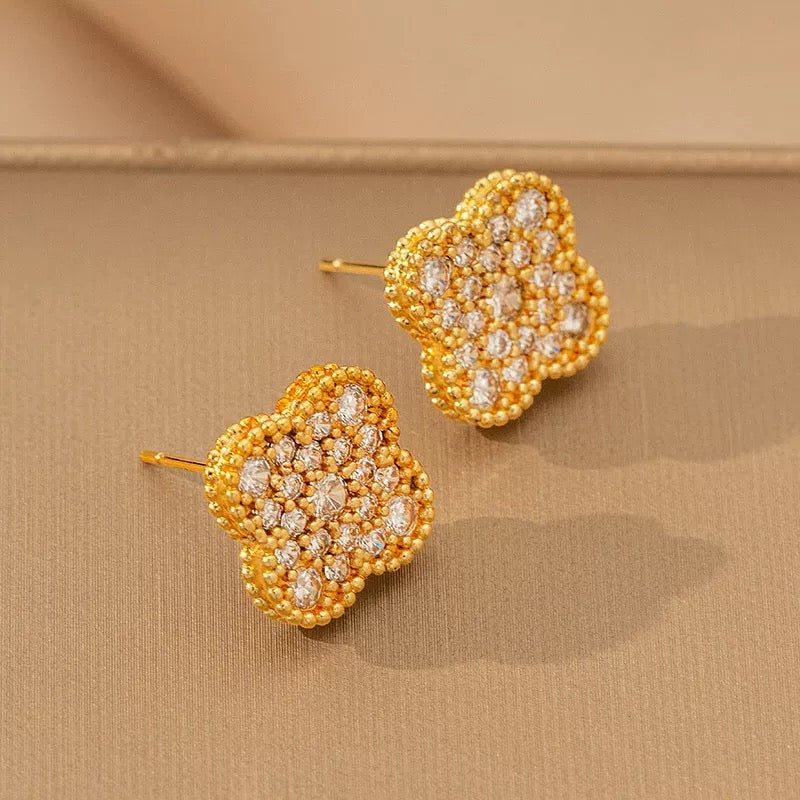 Quatrefoil Luxe Collection