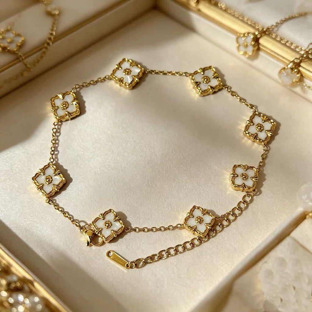 Gold-Plated Four-Leaf Clover Jewellery Set | Necklace, Bracelet & Stud Earrings | Floral Enamel Design | Gift for Women
