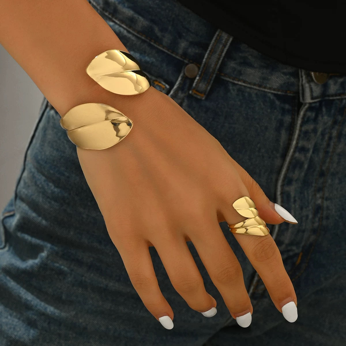 Golden Leaf Jewellery Set