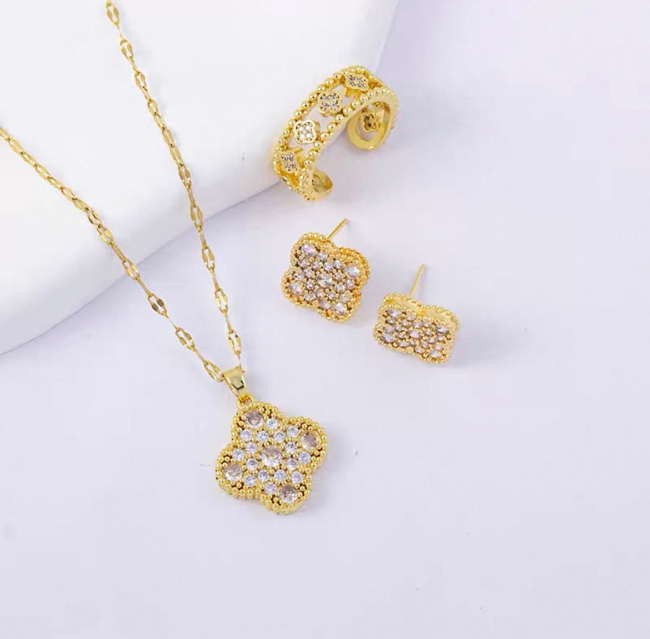 Golden Clover Luxe Collection