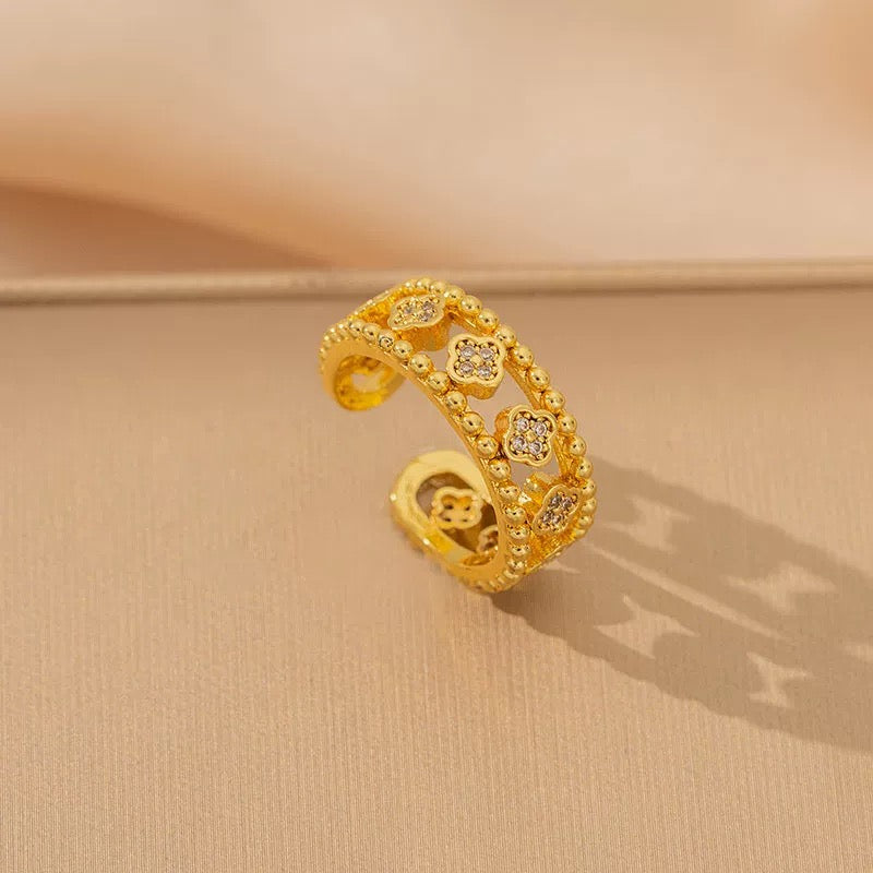 Quatrefoil Luxe Collection