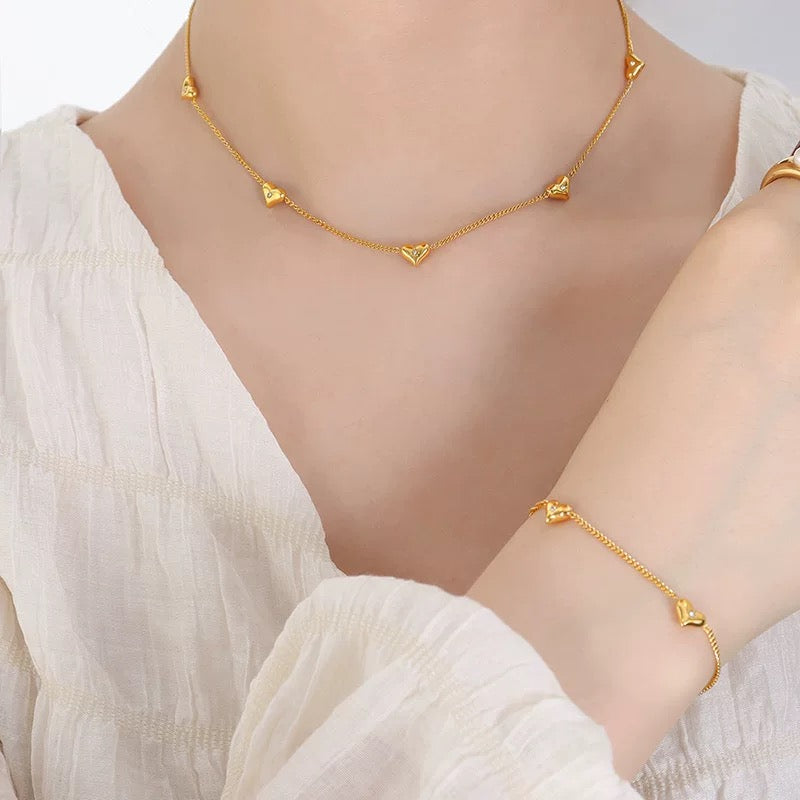Amara Hearts Jewellery Set – Elegant 18K Gold-Plated Heart Necklace, Bracelet & Earrings Set