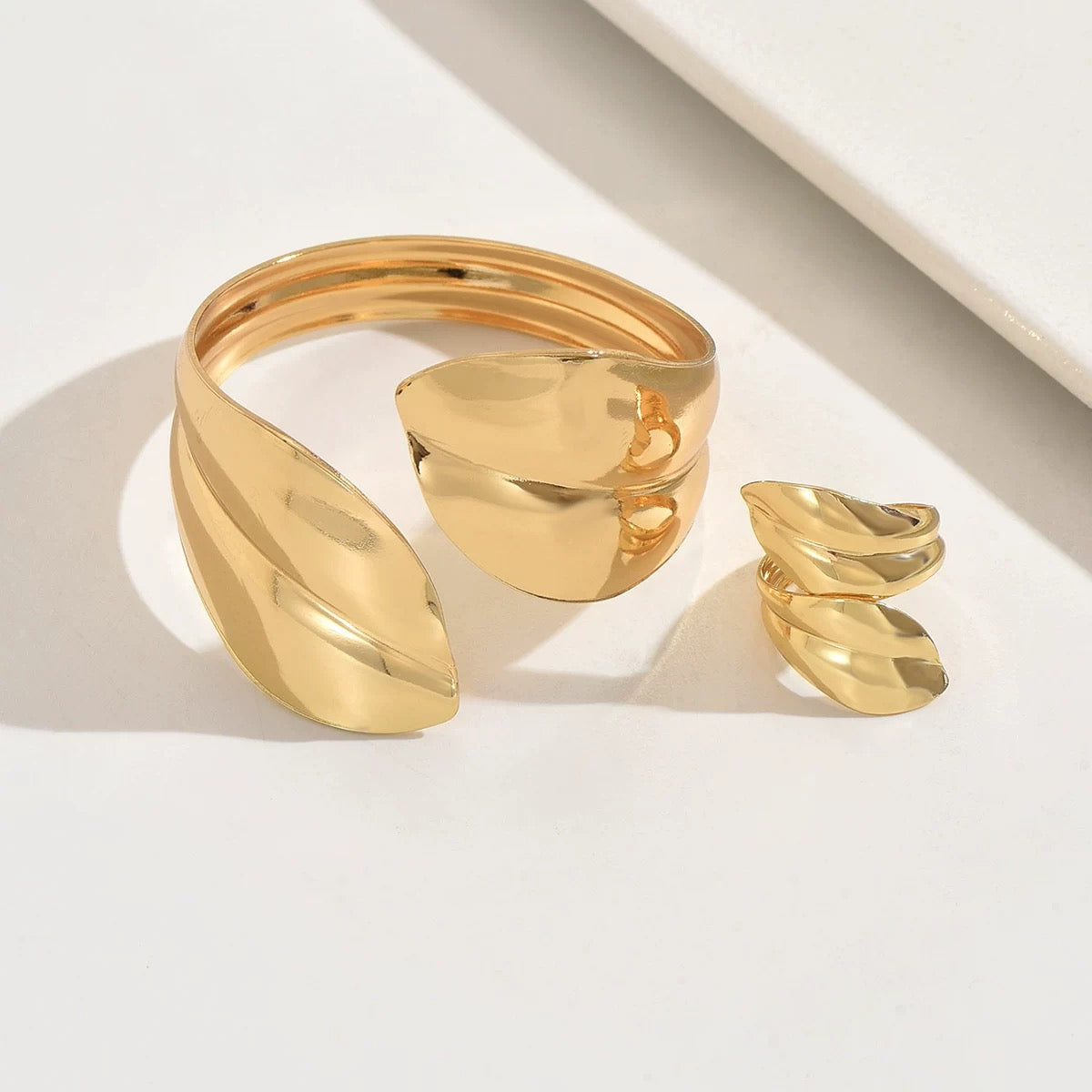 Golden Leaf Jewellery Set