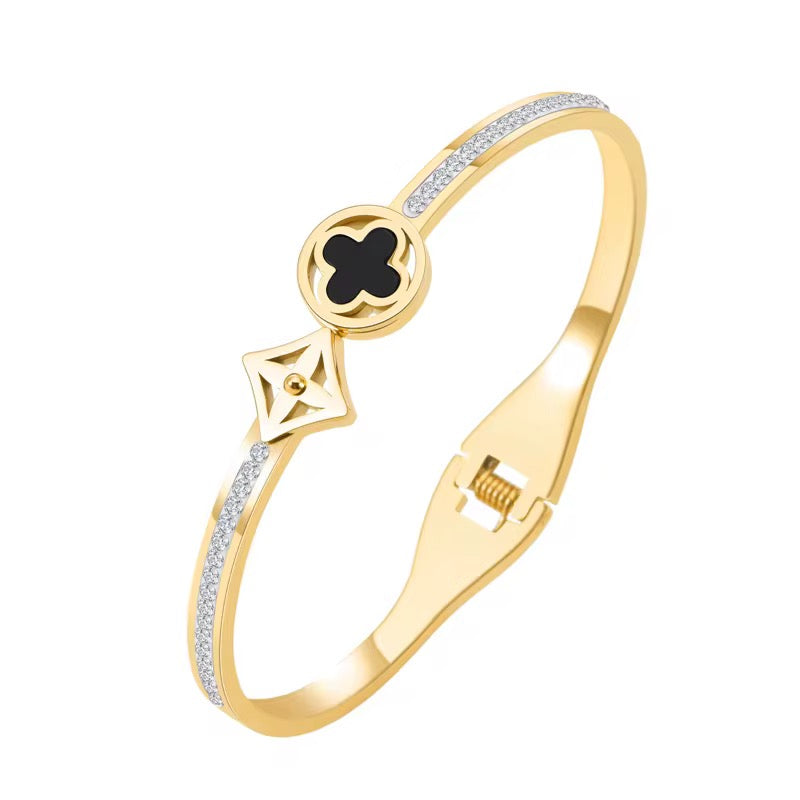 Stainless Steel Four leaf Jewellery Bracelet