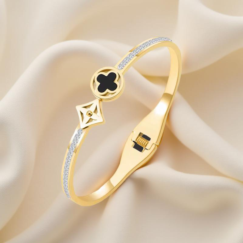 Stainless Steel Four leaf Jewellery Bracelet